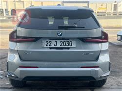 بی ئێم دەبڵیو X1